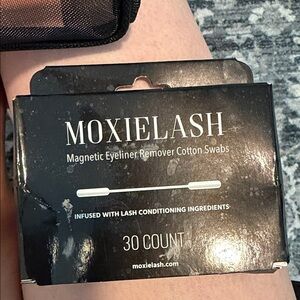 MoxieLash Magnetic Eyeliner Remover Swabs - Black